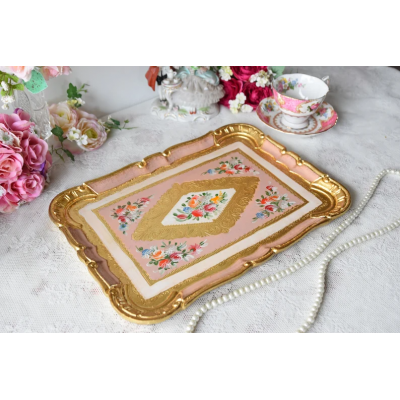 Tray for dining table in rectangle shape and pink colour