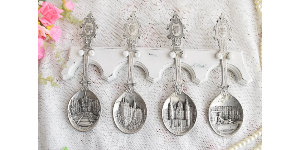 Vintage decorative silver plated spoon set