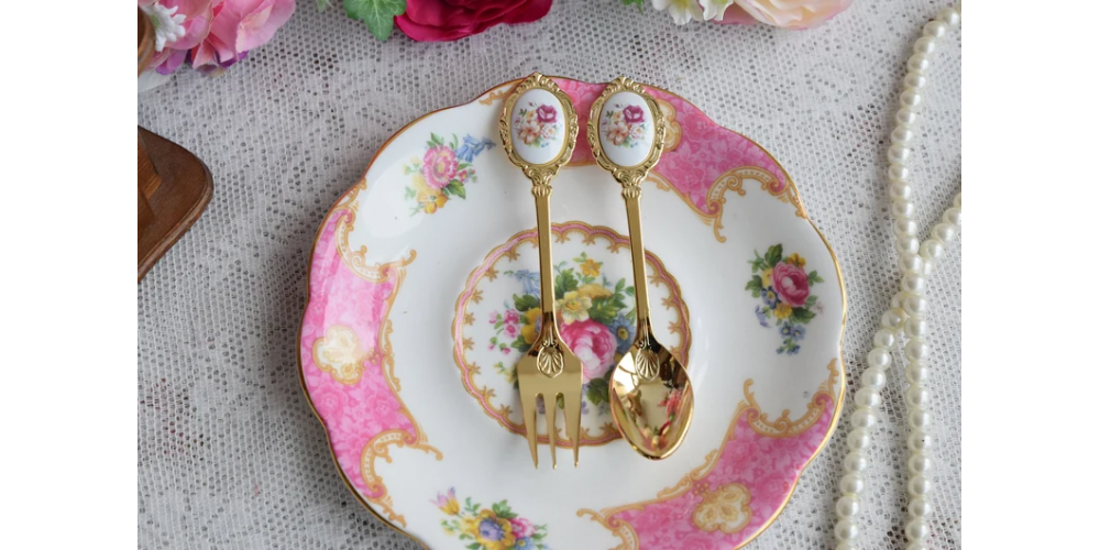 Vintage inspired style fork and spoon set with floral decorations