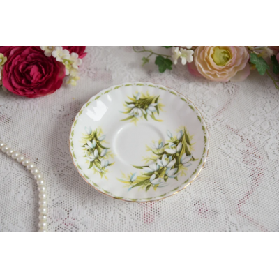 Flowers of the month January Royal Albert saucer