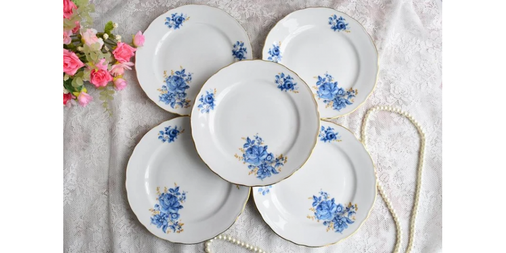 Hanging dish set by Bavaria with blue flowers