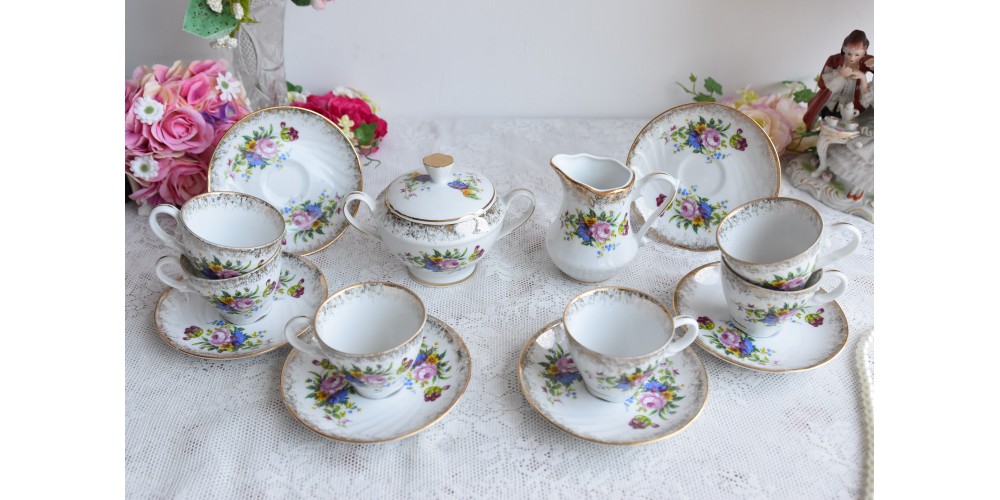 Vintage porcelain set for six no stamp