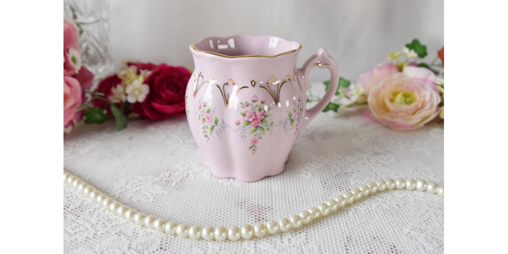 Pink porcelain couldron mug with gold