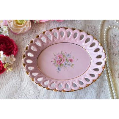 Openwork pink porcelain oval bowl